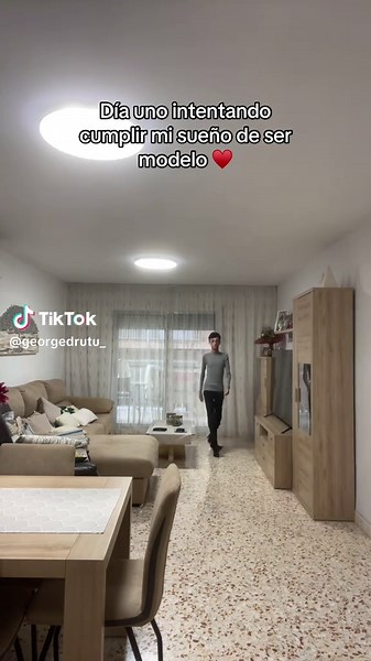 Día uno intentando cumplir mi sueño de ser modelo 😭❤️ ¿ me ayudan? ⭐️