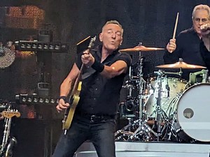 Jun 21, 2023: Bruce Springsteen & The E Street Band at MERKUR SPIEL-ARENA Düsseldorf, North Rhine-Westphalia, Germany | Concert Archives