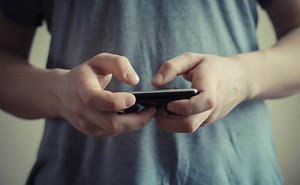 How to Spy on a Cell Phone Without Having It (2021)