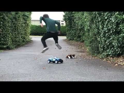 BSD racing V2 VS HPI Firestorm E