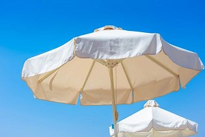 How to Keep a Patio Umbrella from Falling Over: 6 Easy Solutions | Mad Backyard