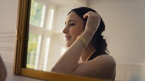 18K views · 59 reactions | In a new, Vogue-produced story with David Yurman, actress Rachel Brosnahan invites us into her world, offering an intimate look at her acting journey and the ways she's sculpted her own path. Throughout, she wears Sculpted Cable jewelry—an evolution of our iconic Cable and an homage to visionaries, independent spirits, and those who carve their way.​ ​ Discover more: https://bit.ly/45pfMwR | David Yurman | Facebook