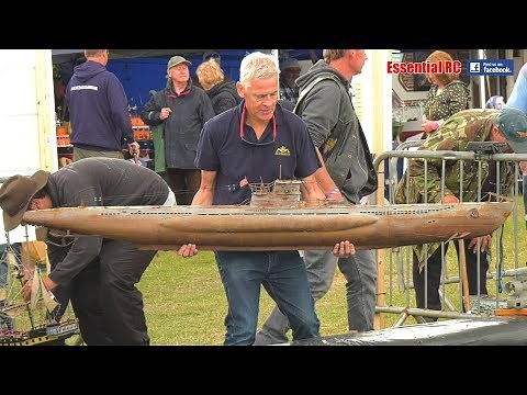 GERMAN Type VII U-BOAT RC SUBMARINE (DIVE and RE-SURFACE demonstration)