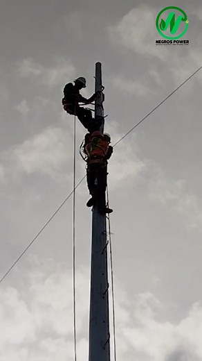 All 5 sub-transmission lines and 100% of our 11 substations are now energized, with nearly half of feeders back online. As of 10pm, we’ve gone from 13% to 27% energized customers, and we’re aiming for 40% by dawn. Steady progress toward full power restoration, thanks to our hardworking linemen as we continue to restore power to every household. | Negros Power