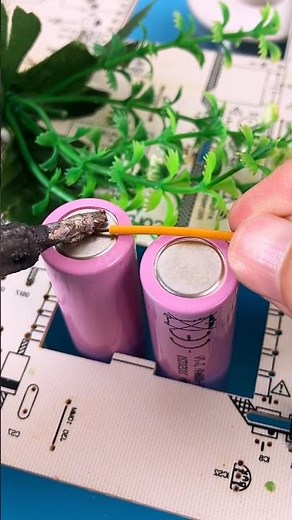 3 Simple Ways to Solder 18650 Batteries Like a Pro! ​#SolderingHacks #18650Battery #SolderingIron