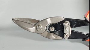 SILATU Aviation Metal Tin Snips - 10 Inch CR-V tin snips for cutting metal sheet, Sharp Tooth Tip Aviation Snips For Sheet Metal, Heavy Duty Tin Snips Left Cut