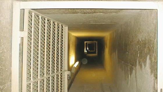 Why is there 99% quartz sand hidden inside the Great Pyramid