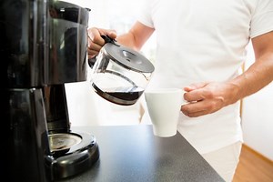 How to Clean a Coffee Maker With Vinegar