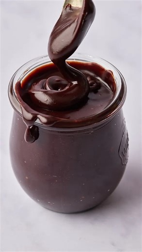 Laura ✨ Baking Recipes on Instagram: "It’s this easy to make the best Double Chocolate Hot Fudge Sauce you’ve ever had. You just need 10 minutes and something to top! No sweetened condensed milk or a candy thermometer necessary! This recipe is rich, thick, and ultra chocolately thanks to chopped chocolate AND Dutch process cocoa powder. The result is perfectly smooth and luscious, never gritty or crystallized. It’s 100x better than store-bought Comment “recipe” to get the full steps in your mess