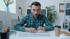Drowning in IT Tickets? We’ve got just the thing for you. Meet SysAid Copilot⬇️ https://www.sysaid.com/it-service-management-software/sysaid-copilot | SysAid-IT