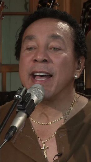 Daryl Hall & Smokey Robinson - Don't Know Why