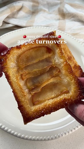 Delicious Easy Apple Turnover Recipe - Simple and Homemade