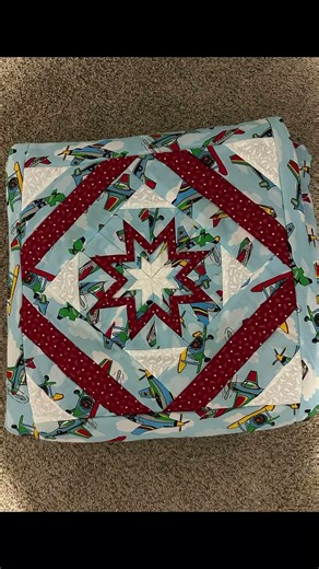 Inside an Amish Quilt Shop | Smucker Quilts Tour (New Holland, PA) #amish #lancaster #amishquilt