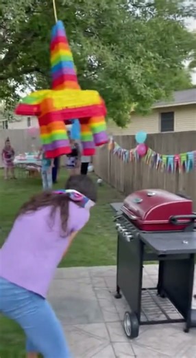 Birthday Party Piñata DISASTER!