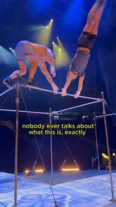 Tournik… when horizontal bars become a poetic masterpiece 🔥🔥🔥 Corteo by Cirque du Soleil 🤸Daan Kenis Dima Labanau Book your tickets NOW! 🎪 cirk.me/4nfGUF8 | Cirque du Soleil