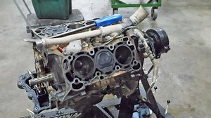 Ford 2.7-Liter EcoBoost Engine Teardown Shows Piston Melted Into Cylinder