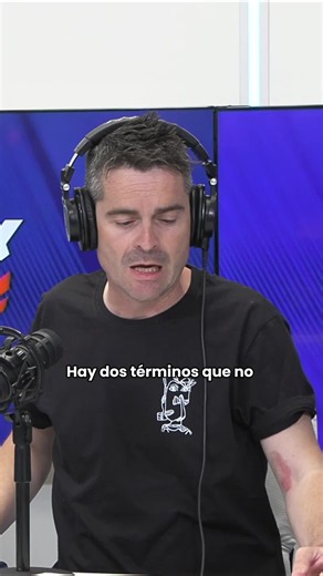 Álex Clavero monólogo: El Francotirarock y piscinas comunitarias