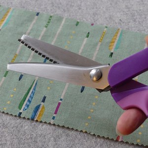 Pinking Shears for Fabric Cutting and Finishing Edges