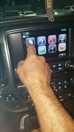 2017 Chevy Silverado Midnight Edition - touch screen inoperative