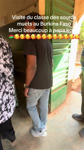 Vidéos de Chocolat des filles Officiel (@chocolatdesfilles241) au sujet de tourettes classroom