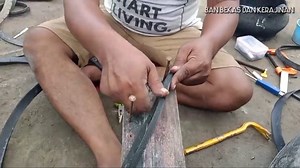 Manual tool for splitting tire