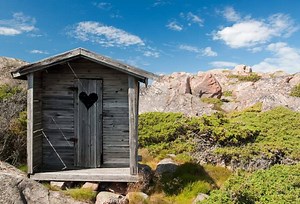 9  Super-Chic DIY Outhouse Plans [Free List] - MyMyDIY | Inspiring DIY Projects