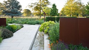Garden screening ideas – 24 ways to beautify boundaries and create privacy