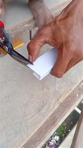 Trik Sambung Lis Plafon PVC dengan Lis Tutup Sederhana