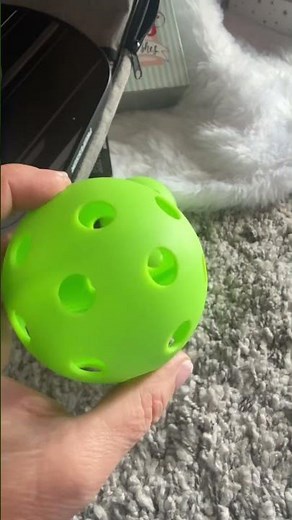 This paddle ball set is the perfect it outside and play with your kids partner or friends