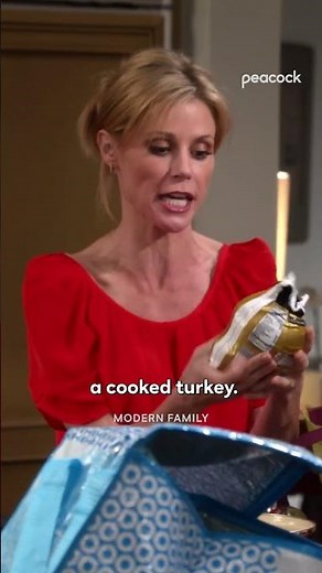 Merry 👏 Freaking 👏 Christmas 👏 #ModernFamily #PhilDunphy #ClaireDunphy #Shorts