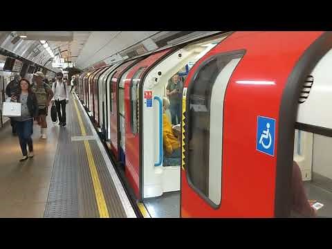 Victoria Station, Victoria Line, London Transport, underground tube trains, going south