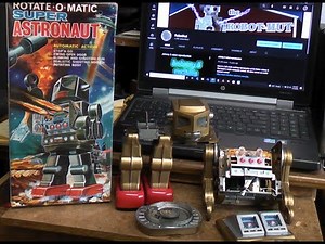 How vintage Rotate-o-matic robot's work. A inside look. Japan 1960's.