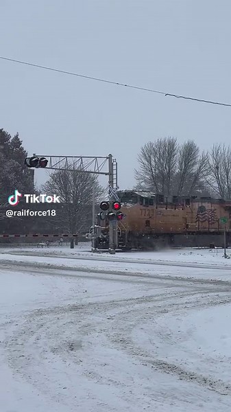 Gevo Electric Train Blows Snow on Midwest Railroad