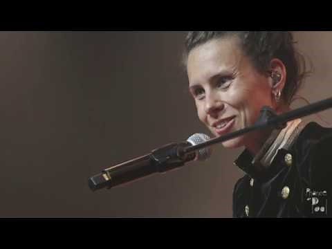 Phanee de Pool - Questions Bêtes (LIVE)