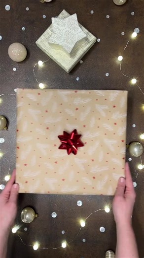 I AM Patterns on Instagram: "🇫🇷 Et si le plus beau cadeau, c'était celui qu'on fait de ses mains ? 🎁✨⁠ Un tissu choisi avec soin, le patron de la jupe Ruby, quelques heures de couture... On ferme la boîte, on la rouvre, et la magie de Noël opère : une jupe transparente cousue avec amour 🤍⁠ C'est ça, coudre pour quelqu'un qu'on aime. Chaque point raconte quelque chose. Chaque pli dit "j'ai pensé à toi". Et quand la personne la porte... ce moment-là vaut tous les cadeaux du monde 💫⁠ ⁠ 🇬🇧 Wh