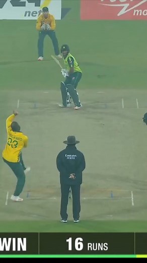 276K views · 6.9K reactions | Hasan Ali vs Andile Phehlukwayo | PAK vs SA 3rd T20I 2021 | Pakistan Cricket Team | Facebook