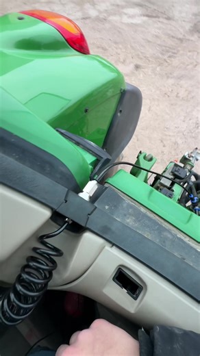 Cab air duster✅🚜#johndeere6830premium💚💛 #cabairduster #cleancab #fyp #viral