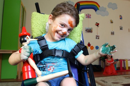 10 playful activities for children with disabilities
