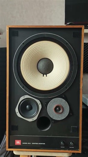 JBL 4311 Control Monitor December 31, 2025