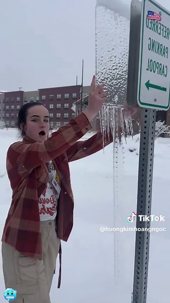 Immersive ice removal experience#asmr #ice #relax #fyp #foryou