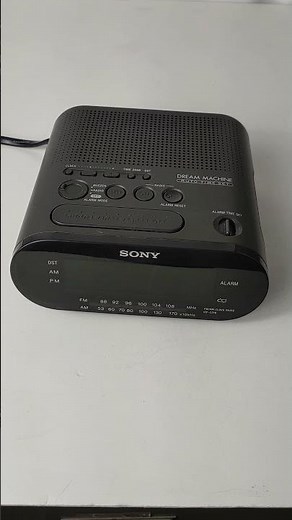 Sony Dream Machine ICF-C218 in Action..Works Great!