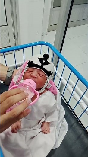 Newborn Girl Baby Vomiting Management | NICU Observation & Care#cutebaby