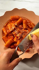Creamy tomato and gochujang rigatoni 🍝🔥 When classic rigatoni gets an Asian twist, it’s pure magic… spicy, creamy, and seriously ad | Marion Grasby