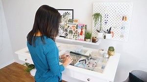 Meet the new EZ View Desktop with Electric Lift ✨ "I’m in love! It’s made of excellent sturdy quality material and looks very modern! I love how much room I have to store all my essentials! Easy to find everything before even pulling out a drawer!! Thank you Scrapbox !!" - Jolene, Customer Review Shop here: https://bit.ly/2UkFOcI | Create Room