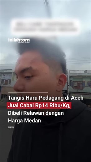 Seorang pedagang cabai di Aceh tak kuasa menahan haru setelah cabai dagangannya yang dijual seharga Rp14 ribu per kilogram dibeli oleh relawan dengan harga setara pasar Medan yakni Rp80-100 ribu per kilo. Aksi tersebut menjadi wujud solidaritas sekaligus perhatian terhadap sulitnya kondisi ekonomi pedagang kecil ditengah bencana banjir bandang di Aceh. - Selengkapnya kunjungi website dengan klik link di bio atau download aplikasi di AppStore dan Google Play Store. #inilahNews #BanjirAceh #Inilah