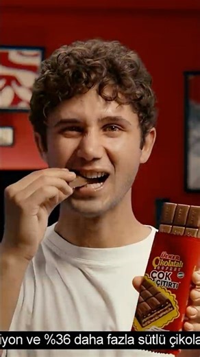 Çıtırtısı ÇOK, Çikolatası ÇOK ! Ülker Çikolatalı Gofret Çok Çıtırtı.