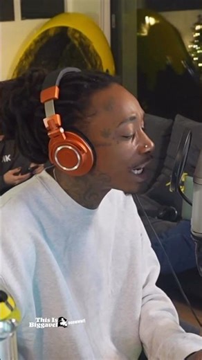 Wiz Khalifa Records His Verse for New Max B Song 👀🔥