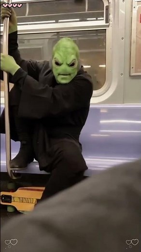 Average day on the NYC subway #subwaycreatures #fyb #foryoupage #iloveny #subway#usa