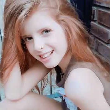 "JULIA!"👈Futura grande top model!