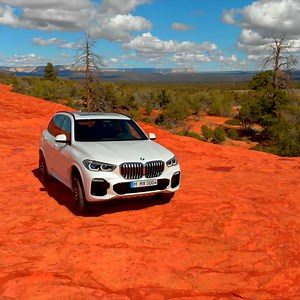 Nuova BMW X5 Vieni a scoprirla durante l'Open Weekend di Sabato 24 e Domenica 25 Novembre presso gli showroom BMW Milano. Eleganza e potenza sportiva senza paragoni per allargare ulteriormente i confini del vostro piacere di guidare. Fino al 31 Dicembre, tua a partire da 479 euro al mese con BMW Leasing.* Tan 4,95%; taeg 6,43%. #BMWMilano #BMWX5 | BMW Bymycar Milano